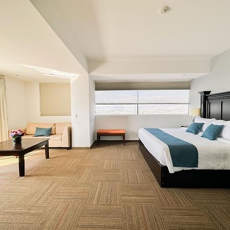 Hotel Stadium Леон Экстерьер фото Suite at the hotel